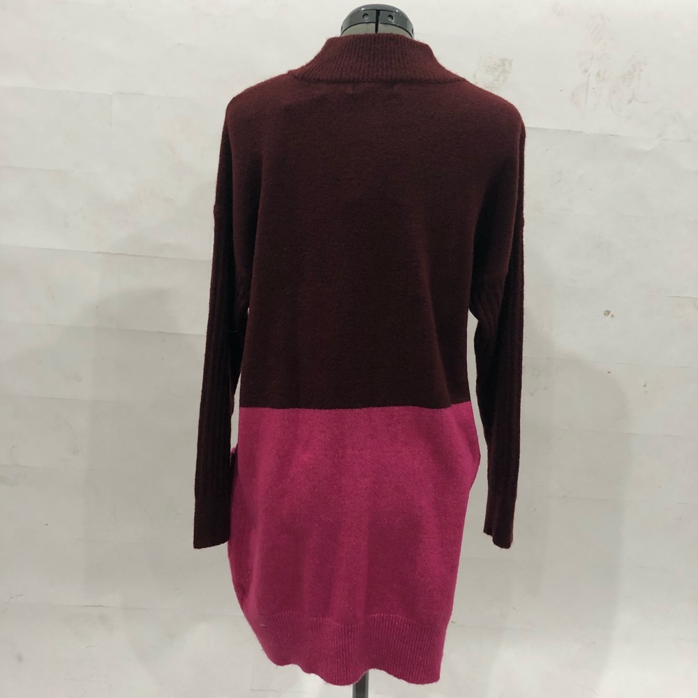 Simply styled sweater - Picture 2 of 3